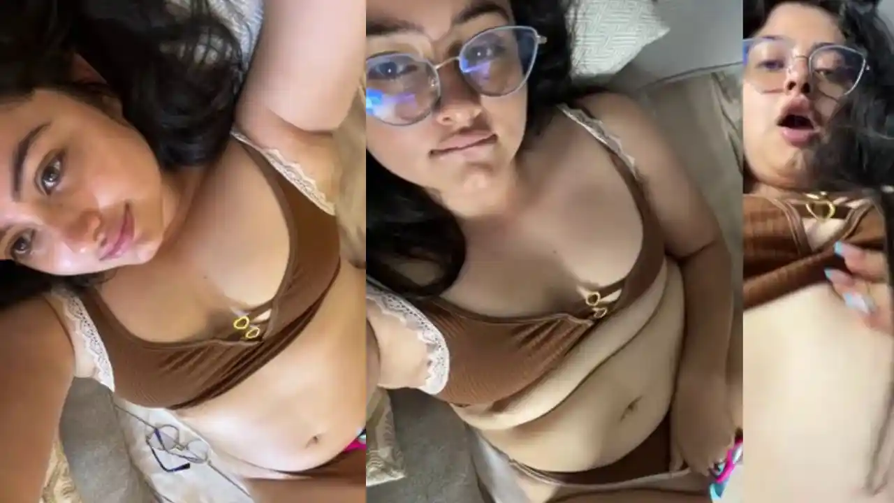 Madison Flame Tease Masturbate on Bed VC [UNCUT]