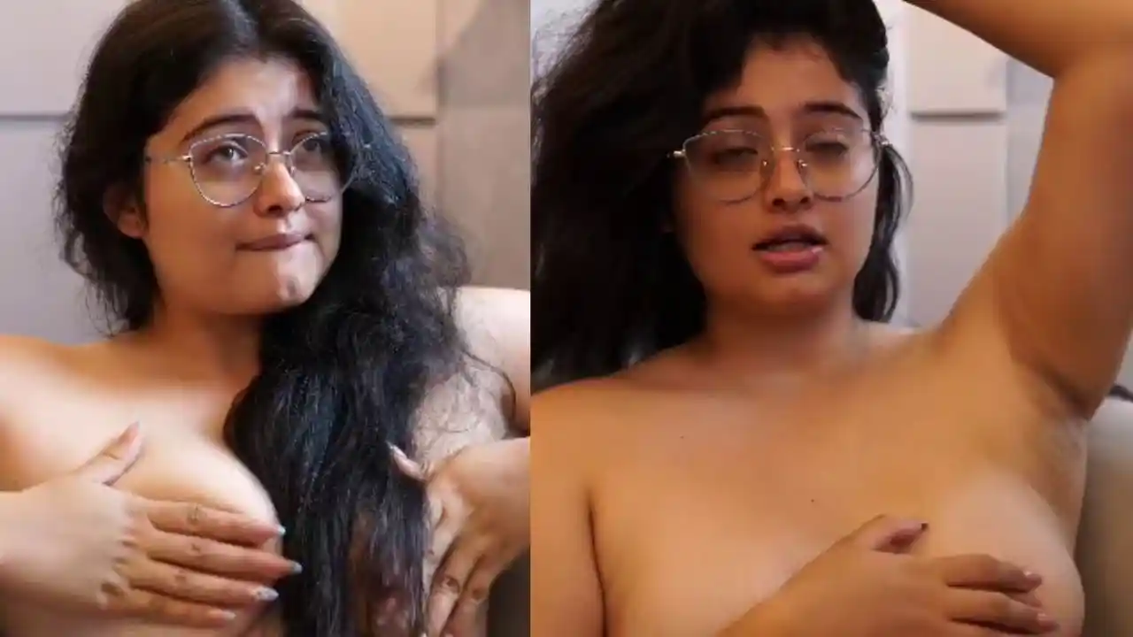 Medison Flame Nude Boobs Teasing and Playing Live [UNCUT]